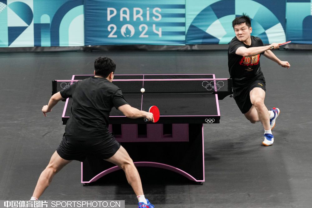 袁心玥因伤退出全运会，重回故乡并引发关注，其拦网和进攻能力被认可，但伤病困扰，中国女排需她保障进攻。